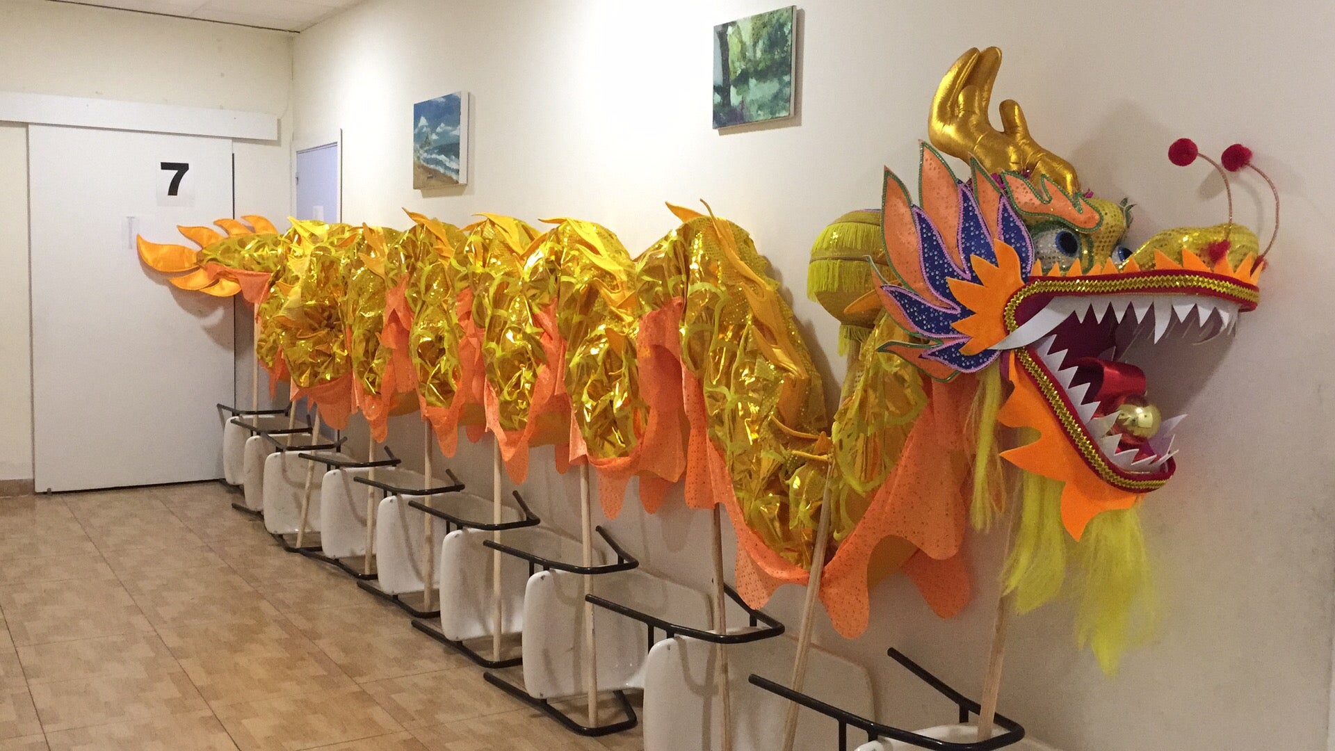 La comunidad china residente en Elche recibe el Año del Cerdo con un desfile cultural con dos dragones de 15 metros La comunidad china residente en Elche recibe el Año del Cerdo con un desfile cultural con dos dragones de 15 metros