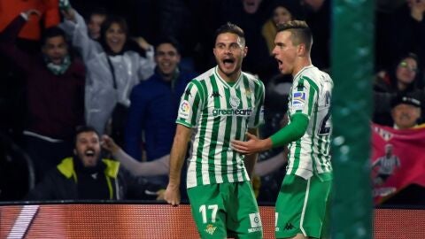 Lo Celso celebra su gol contra el Espanyol con Joaqu&iacute;n
