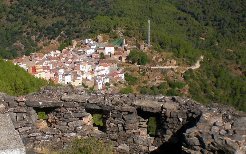 Les Porchaes de Elche y Las trincheras de la Guardia Civil de Villamalur dos tesoros para descubrir Les Porchaes de Elche y Las trincheras de la Guardia Civil de Villamalur dos tesoros para descubrir
