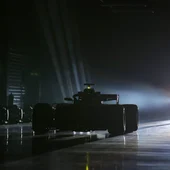 El Mercedes W10, en las sombras El Mercedes W10, en las sombras