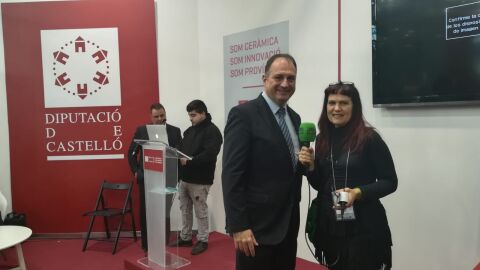 Salvador Aguilella con Lorena Pardo en Cevisama