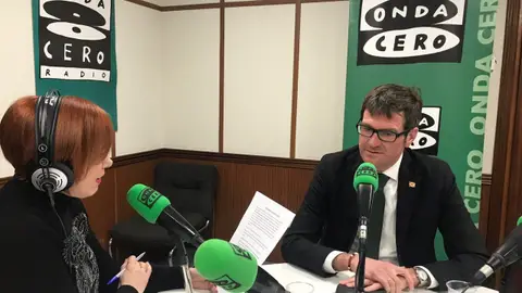 El Alcalde de Vitoria en Álava en la onda Actualidad municipal con Gorka Urtaran
