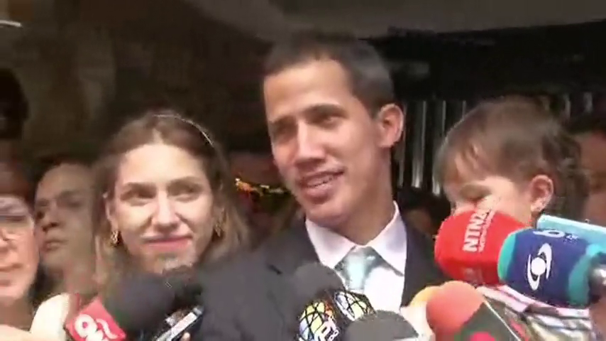 Juan Guaidó, después de que las fuerzas de Maduro entraran en su casa: "No serán capaces de intimidarnos" Juan Guaidó, después de que las fuerzas de Maduro entraran en su casa: "No serán capaces de intimidarnos"