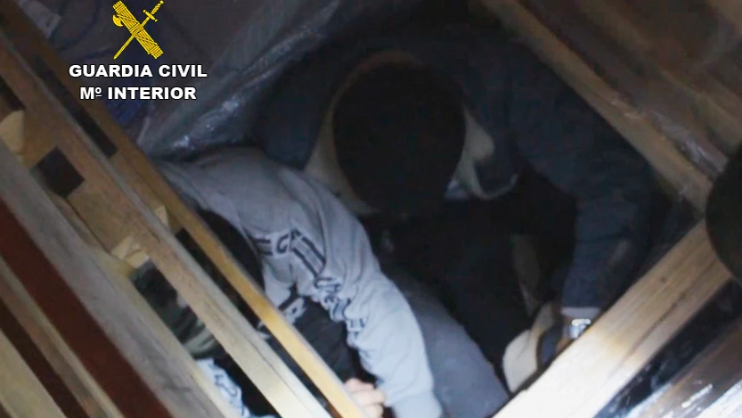 Polizón encontrado en el Puerto de Santander La Guardia Civil evitó en 2018 900 accesos