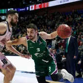 Jaime Fernández, jugador de Unicaja, frente al Valencia Basket Jaime Fernández, jugador de Unicaja, frente al Valencia Basket