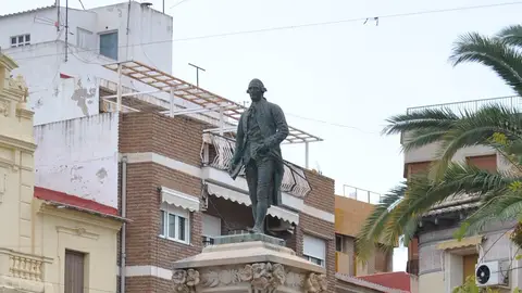 Monumento a Jorge Juan en Novelda Monumento a Jorge Juan en Novelda