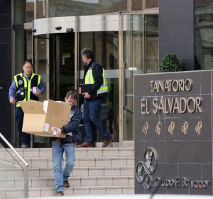 Agentes de la Policía investigan una posible estafa en tanatorios de Valladolid por cambios de los ataúdes antes de las incineraciones Agentes de la Policía investigan una posible estafa en tanatorios de Valladolid por cambios de los ataúdes antes de las incineraciones