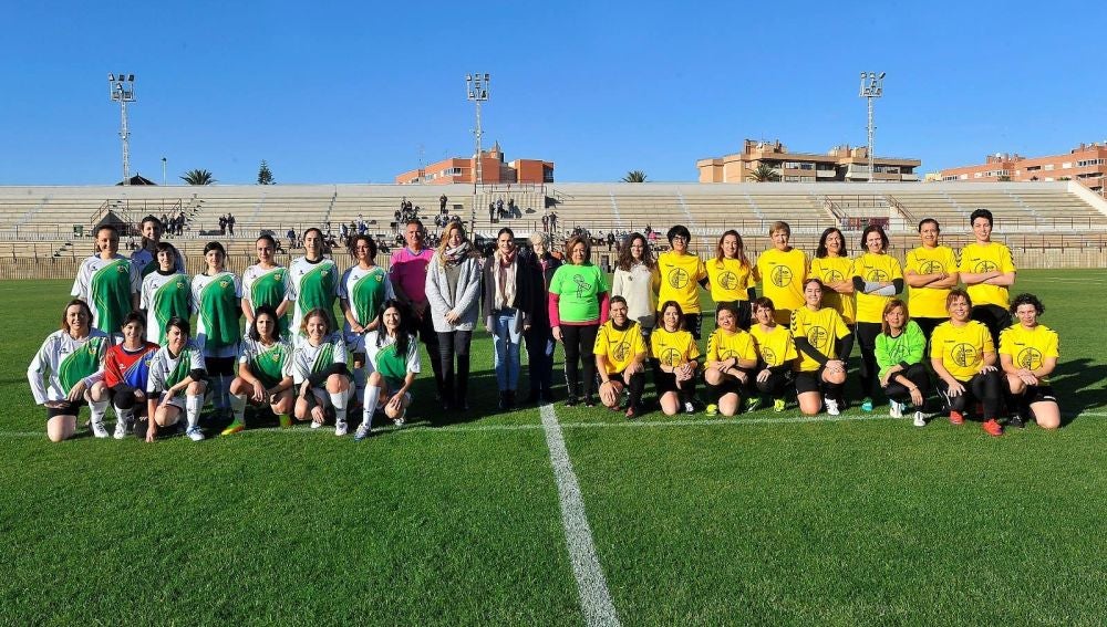 El partido femenino cumplió su tercera edición con la participación de numerosas periodistas y representantes destacadas de la sociedad ilicitana.