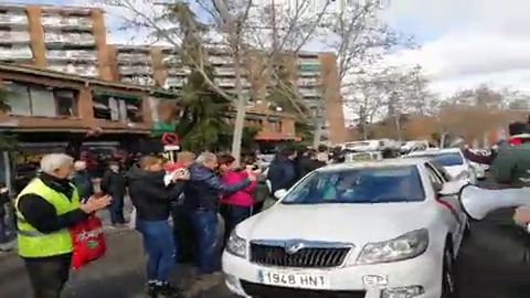Los taxistas trasladan su protesta a la manifestaci&oacute;n de los pensionistas que recorrer&aacute; el centro de Madrid