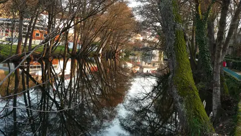 Rio Arnoia a su paso por Allariz Rio Arnoia a su paso por Allariz