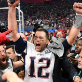 Tom Brady celebra la conquista de la Super Bowl