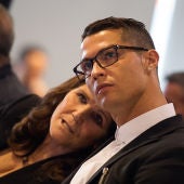 Dolores Aveiro, junto a su hijo, Cristiano Ronaldo