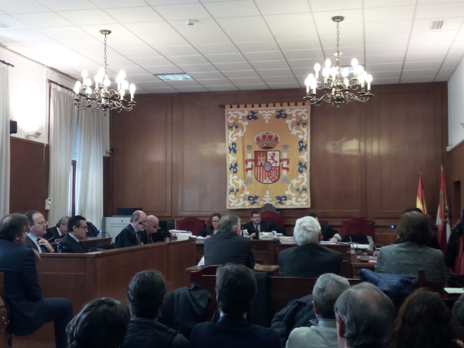 La Audiencia absuelve los exdirectivos de Caja Segovia La Audiencia absuelve los exdirectivos de Caja Segovia