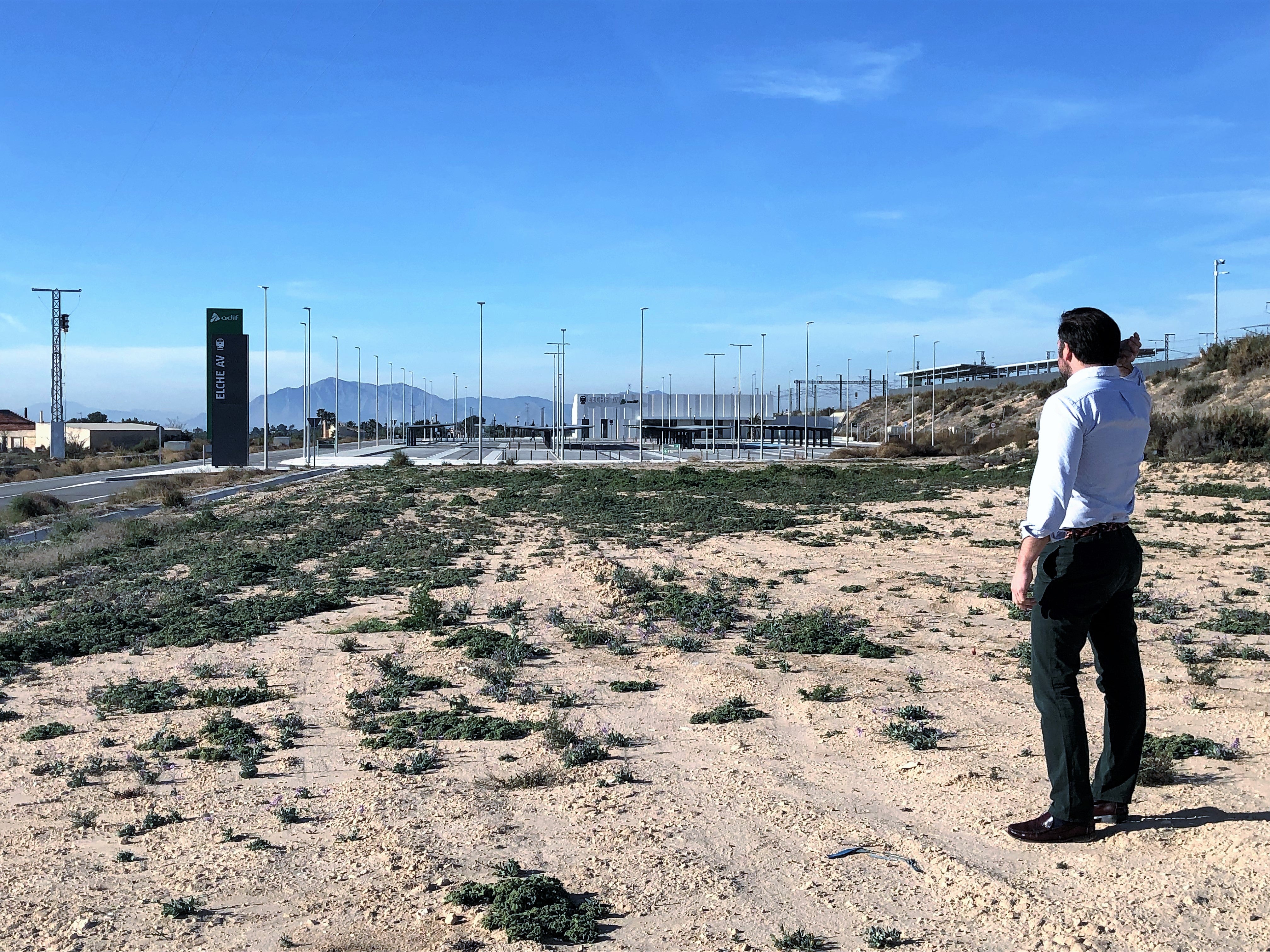El PP de Elche urge al tripartito la adecuación de los accesos a la estación del AVE de Matola El PP de Elche urge al tripartito la adecuación de los accesos a la estación del AVE de Matola