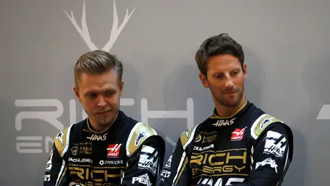 Magnussen y Romain Grosjean, en la presentación del Haas Magnussen y Romain Grosjean, en la presentación del Haas