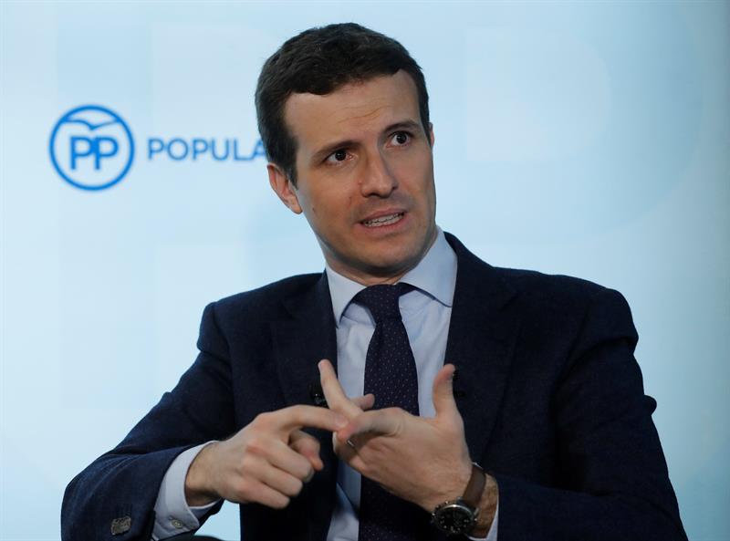 Casado derogaría la ley del aborto: "Para financiar las pensiones hay que pensar en tener más niños y no en cómo abortarlos" Casado derogaría la ley del aborto: "Para financiar las pensiones hay que pensar en tener más niños y no en cómo abortarlos"
