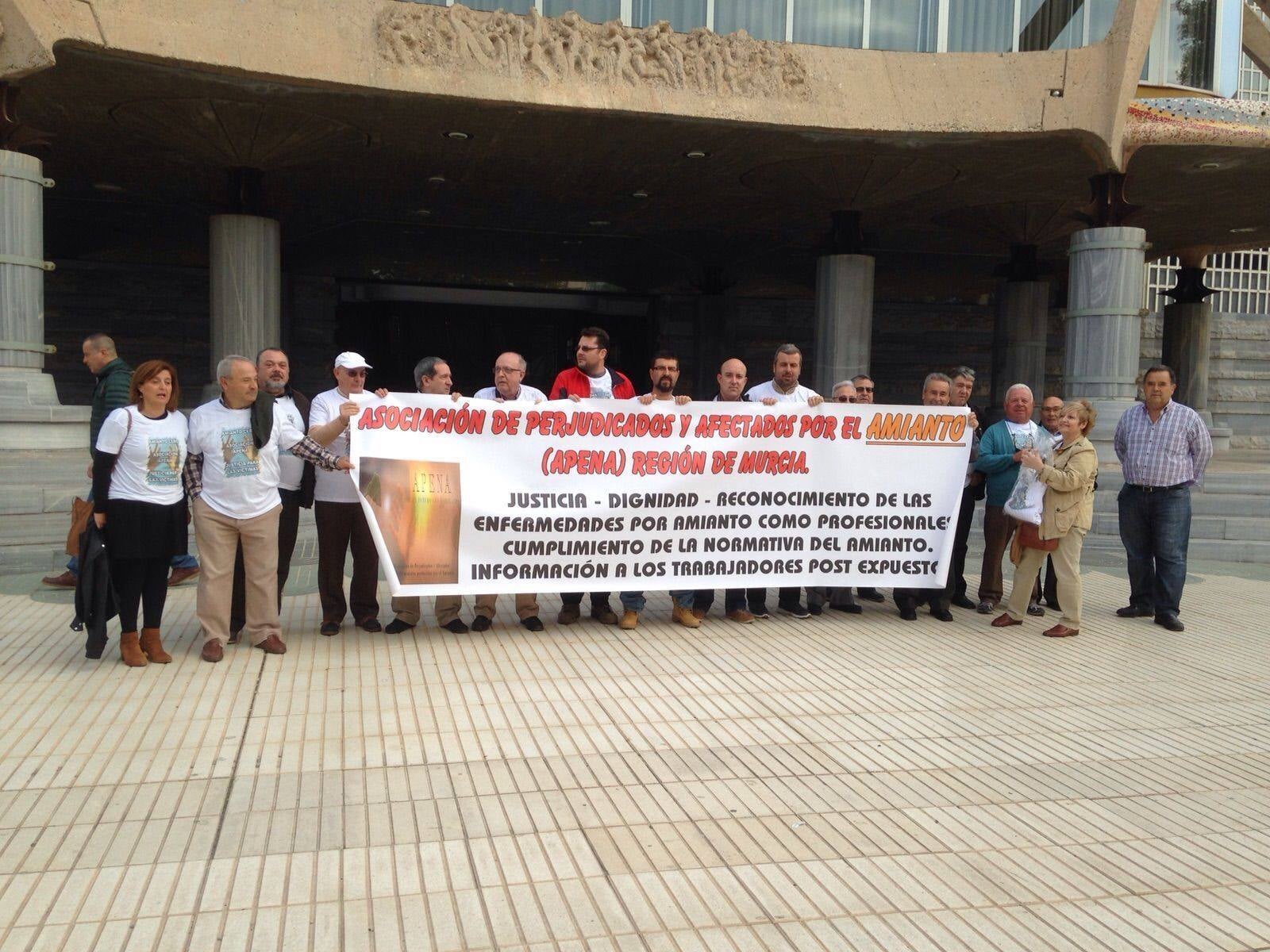 El fiscal investiga a empresas del municipio por muertes por amianto de ex trabajadores - "Cartagena en La Onda" 07/02/19 El fiscal investiga a empresas del municipio por muertes por amianto de ex trabajadores - "Cartagena en La Onda" 07/02/19