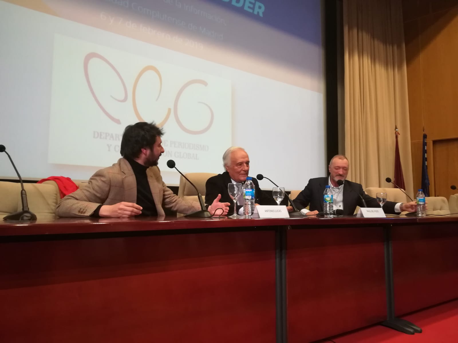 El homenaje de Alsina a Raúl del Pozo con Pérez-Reverte, José María García y Antonio Lucas El homenaje de Alsina a Raúl del Pozo con Pérez-Reverte, José María García y Antonio Lucas