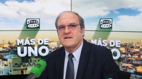 &Aacute;ngel Gabilondo durante una entrevista en Onda Cero