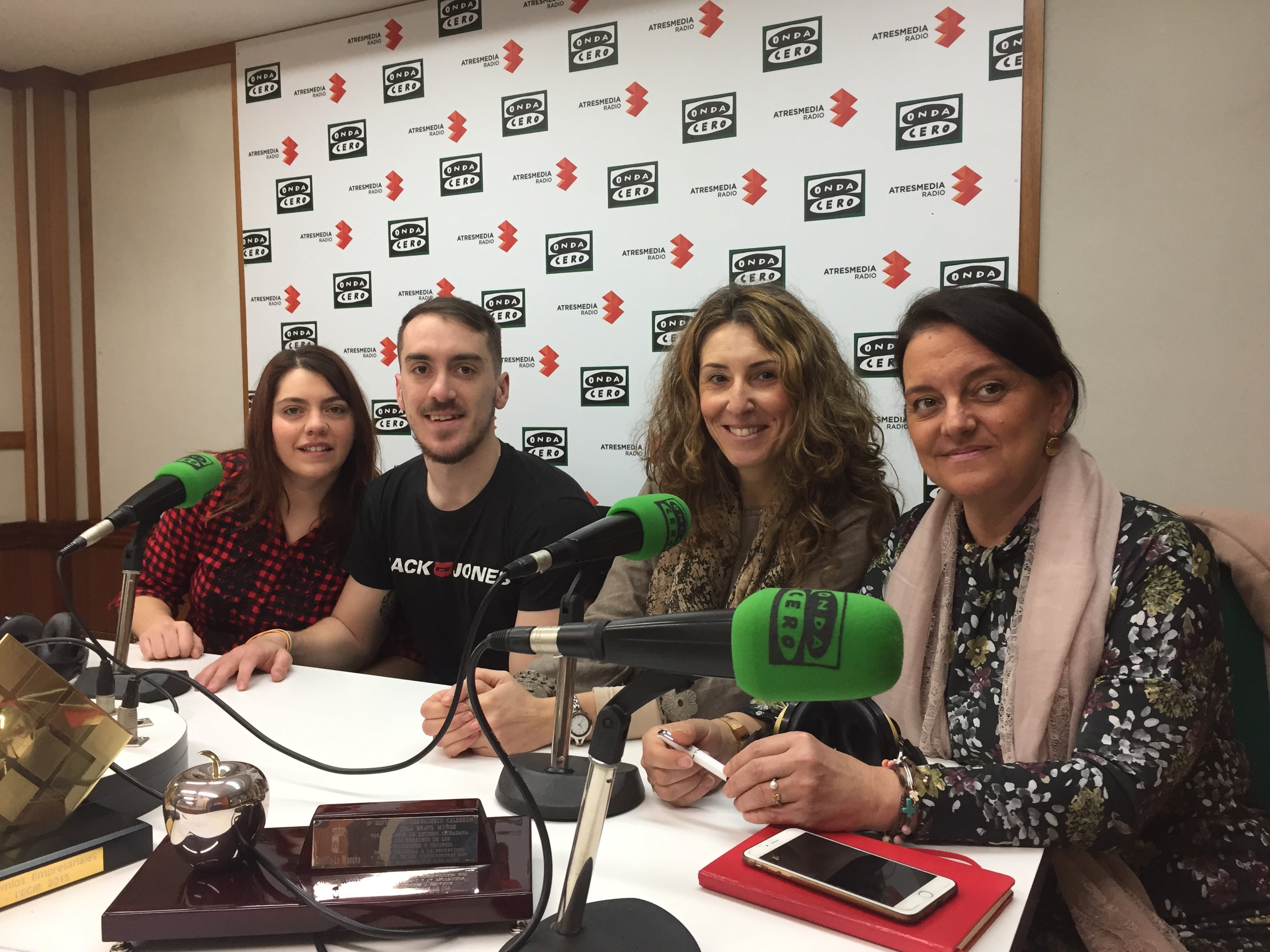 96 alumnos de la Facultad de Educación se van mañana al Sahara. 96 alumnos de la Facultad de Educación se van mañana al Sahara.