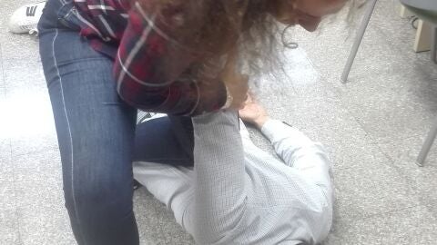 Moreno muestra uno de los movimientos que se ense&ntilde;ar&aacute;n en los cursos