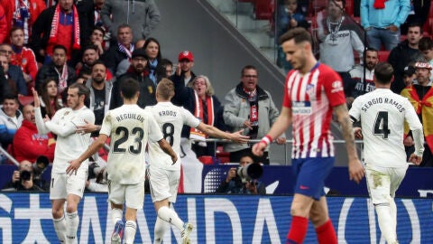 Gareth Bale hace un corte de mangas tras marcar su gol contra el Atl&eacute;tico de Madrid