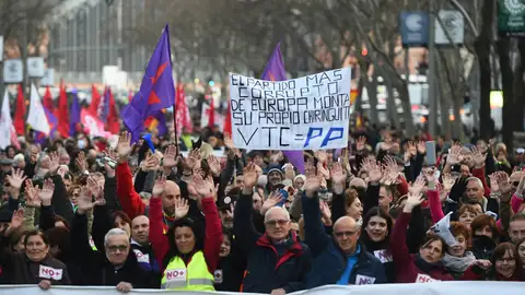 Los taxistas vuelven a manifestarse en Madrid para mostrar que van a seguir con "la lucha frente a la privatización del transporte" Los taxistas vuelven a manifestarse en Madrid para mostrar que van a seguir con "la lucha frente a la privatización del transporte"