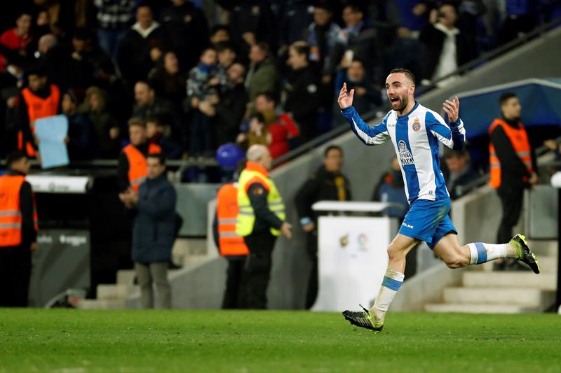 Espanyol 2 - 1 Rayo Vallecano. Un golazo de Darder en el 95 da los tres puntos al Espanyol Espanyol 2 - 1 Rayo Vallecano. Un golazo de Darder en el 95 da los tres puntos al Espanyol