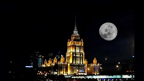 Luna Moscú Luna Moscú