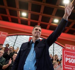 El presidente del Gobierno de España y secretario general del PSOE, Pedro Sánchez, a su llegada al acto de presentación del candidato a la alcaldía de Santander El presidente del Gobierno de España y secretario general del PSOE, Pedro Sánchez, a su llegada al acto de presentación del candidato a la alcaldía de Santander