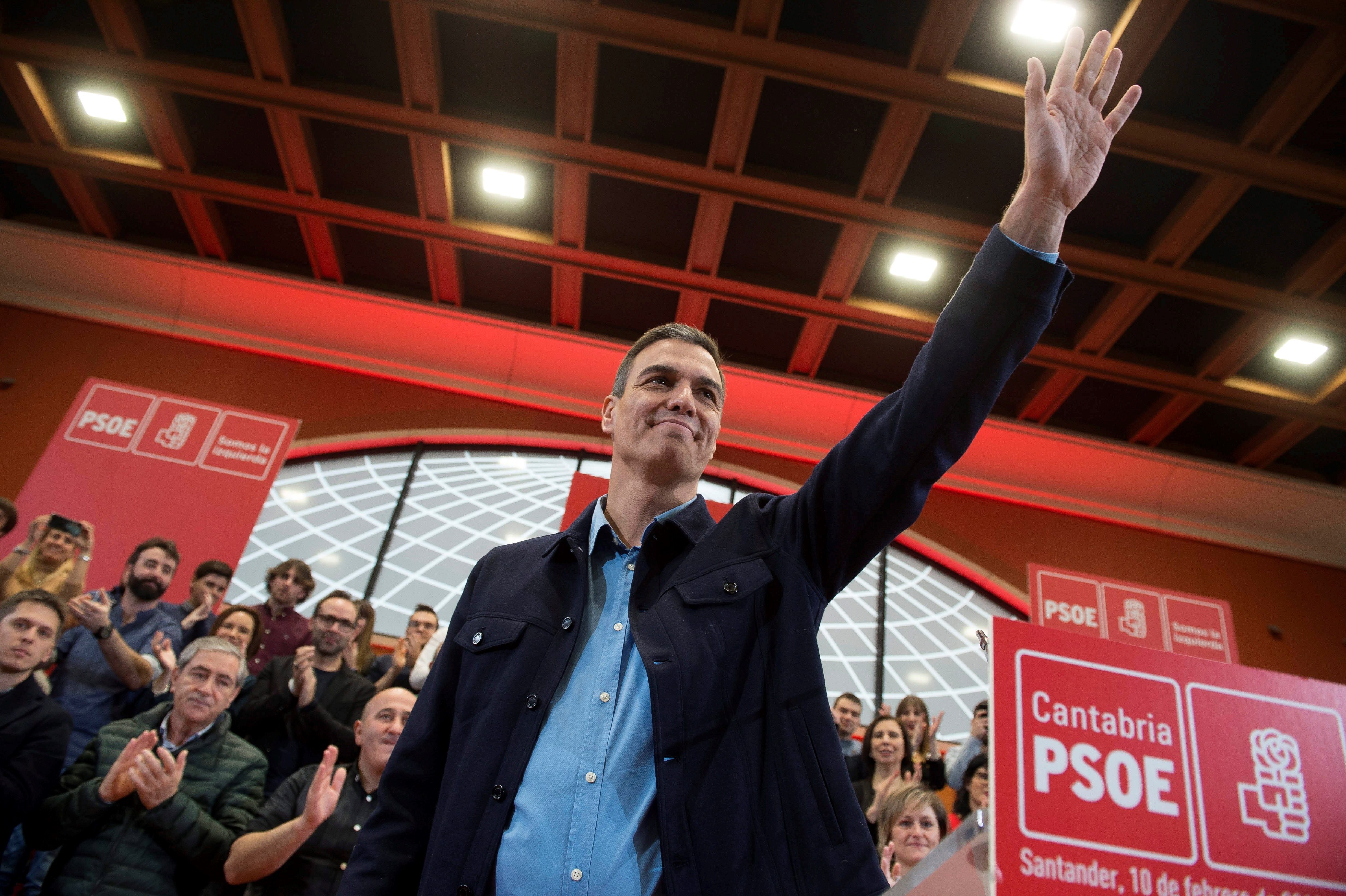 El presidente del Gobierno de España y secretario general del PSOE, Pedro Sánchez, a su llegada al acto de presentación del candidato a la alcaldía de Santander El presidente del Gobierno de España y secretario general del PSOE, Pedro Sánchez, a su llegada al acto de presentación del candidato a la alcaldía de Santander
