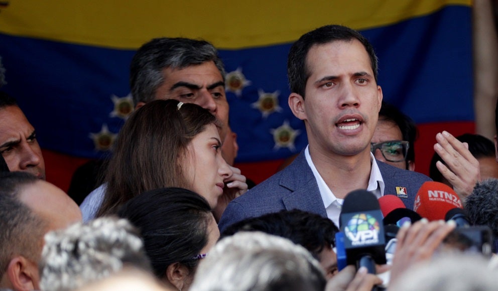 Guaidó pide al Ejército que deje de bloquear la ayuda humanitaria en Venezuela Guaidó pide al Ejército que deje de bloquear la ayuda humanitaria en Venezuela