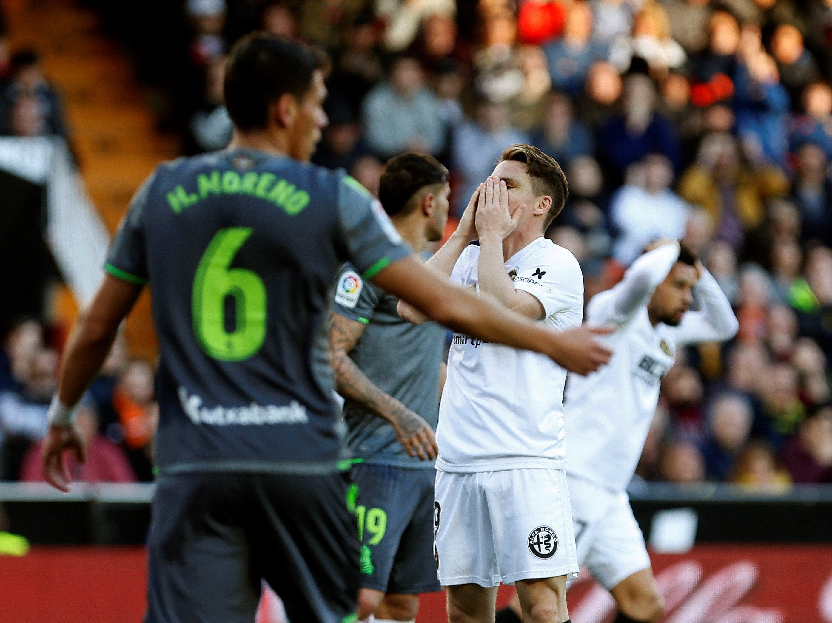 El Valencia no puede con la Real Sociedad y cede otro empate El Valencia no puede con la Real Sociedad y cede otro empate