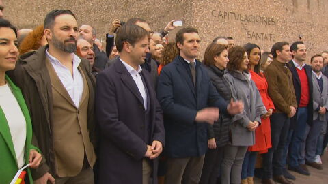 Vox, PP y Ciudadanos en la madrile&ntilde;a plaza de Col&oacute;n