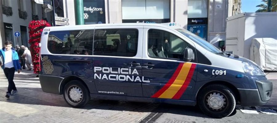 Un vehículos de la Policía Nacional. Un vehículos de la Policía Nacional.