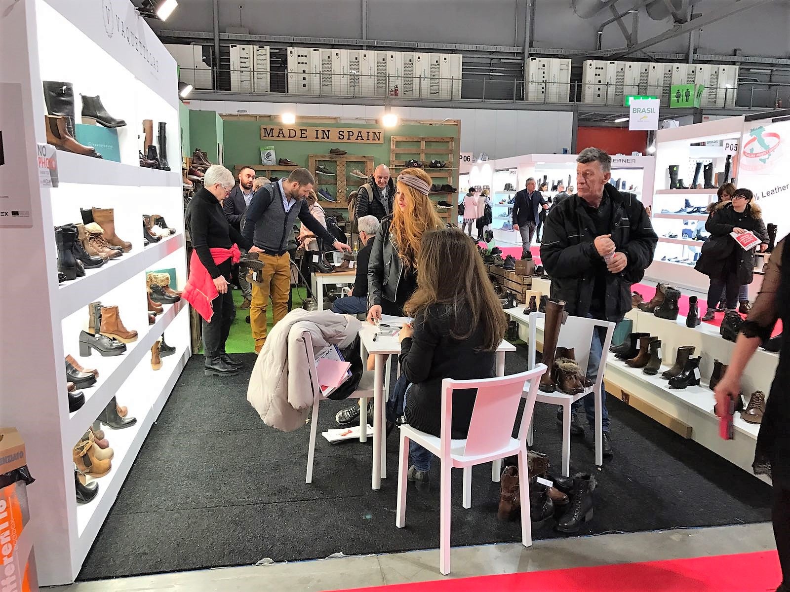 Las botas cowboy, el animal print, el estilo militar y el fluor han venido para quedarse Las botas cowboy, el animal print, el estilo militar y el fluor han venido para quedarse