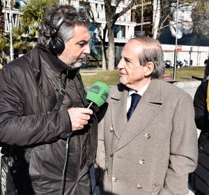Carlos Alsina entrevistando a José María García Carlos Alsina entrevistando a José María García