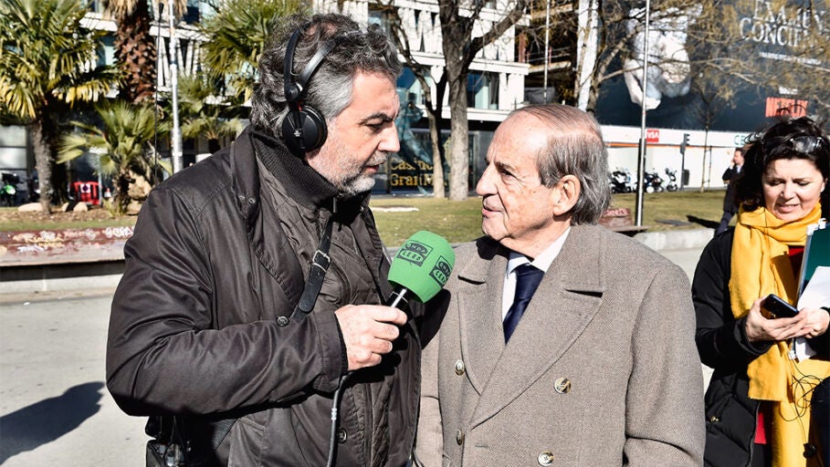 Carlos Alsina entrevistando a Jos&eacute; Mar&iacute;a Garc&iacute;a 