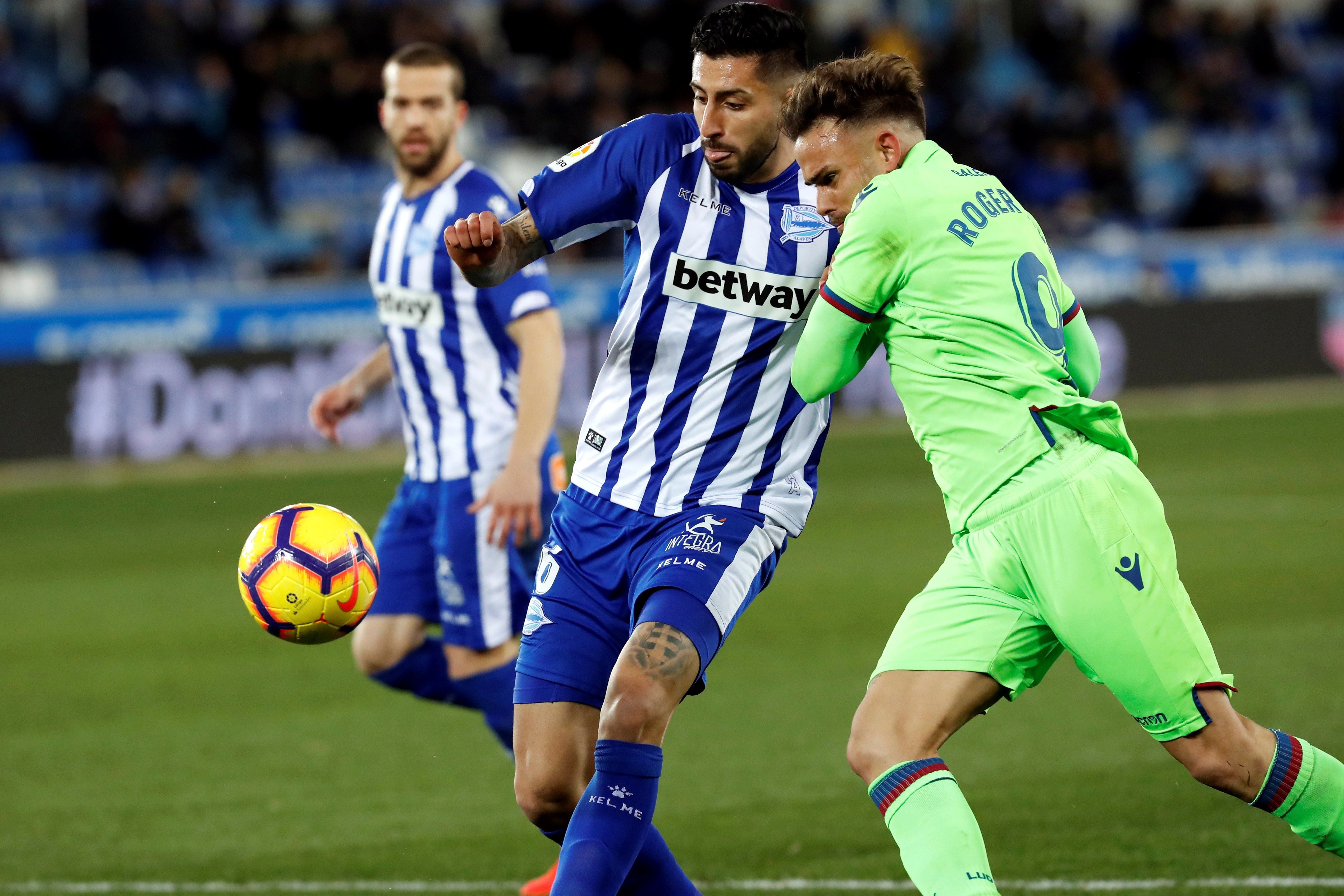 Laguardia y Jony reconducen el camino del Alavés Laguardia y Jony reconducen el camino del Alavés
