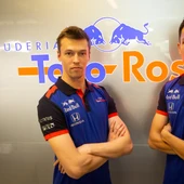 Alexander Albon y Daniil Kvyat, los pilotos de Toro Rosso Alexander Albon y Daniil Kvyat, los pilotos de Toro Rosso