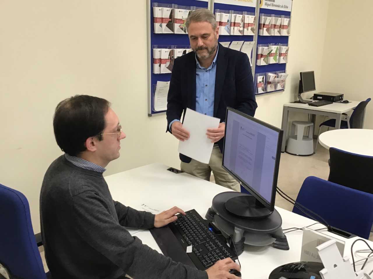 El catedrático Juan José Ruiz oficializa su candidatura a rector de la UMH de Elche El catedrático Juan José Ruiz oficializa su candidatura a rector de la UMH de Elche