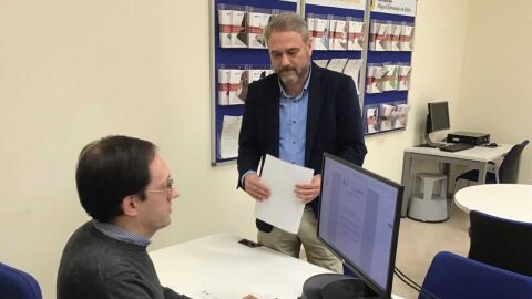 Juan Jos&eacute; Ruiz en el Registro General de la UMH