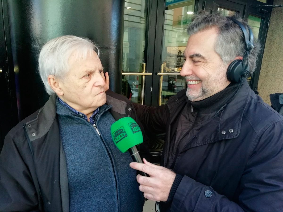 Carlos Pumares: "Yo siempre recordaré Oquendo 23 y el bar 'El verde'" Carlos Pumares: "Yo siempre recordaré Oquendo 23 y el bar 'El verde'"