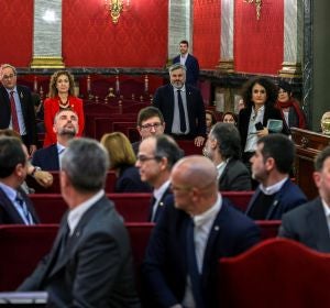 El presidente de la Generalitat, Quim Torra, y los 12 procesados por el 1-O El presidente de la Generalitat, Quim Torra, y los 12 procesados por el 1-O