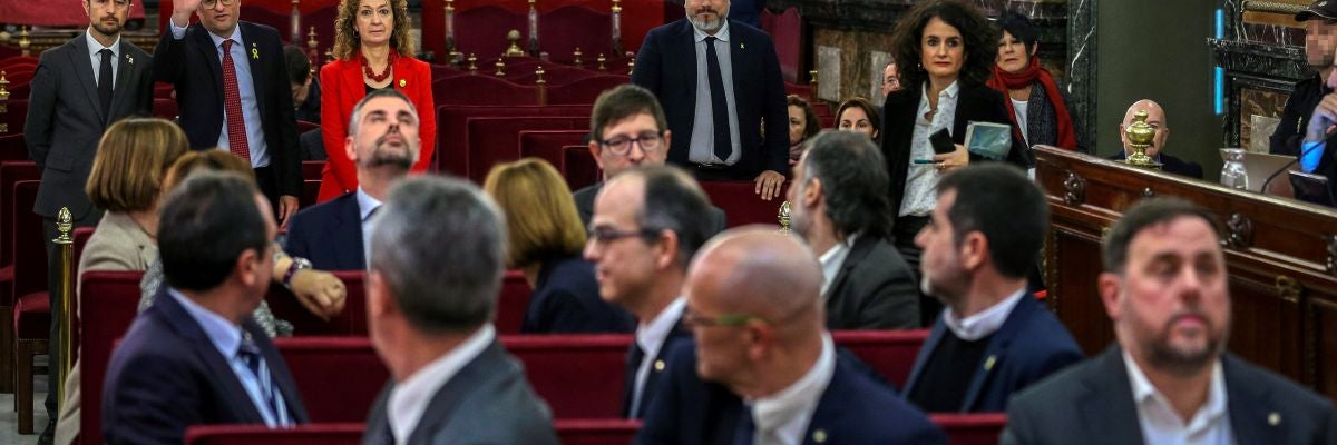 El presidente de la Generalitat, Quim Torra, y los 12 procesados por el 1-O El presidente de la Generalitat, Quim Torra, y los 12 procesados por el 1-O