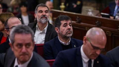 Jordi S&aacute;nchez luce el lazo amarillo en el juicio del proc&eacute;s
