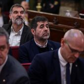 Jordi Sánchez luce el lazo amarillo en el juicio del procés