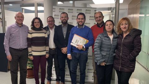 Concejales de Cs Elche con miembros de AESEC