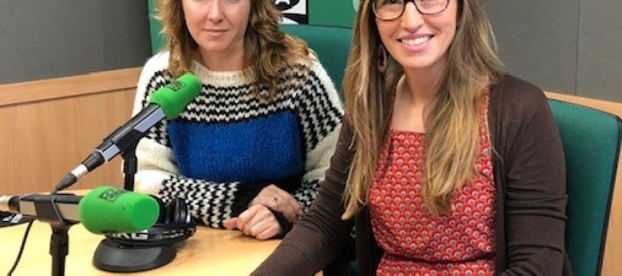 La joven investigadora Mar Leza en los estudios de Onda Cero Mallorca por el Premio de Ciencia e Investigación 2019, la aplicación "VespApp".. La joven investigadora Mar Leza en los estudios de Onda Cero Mallorca por el Premio de Ciencia e Investigación 2019, la aplicación "VespApp"..