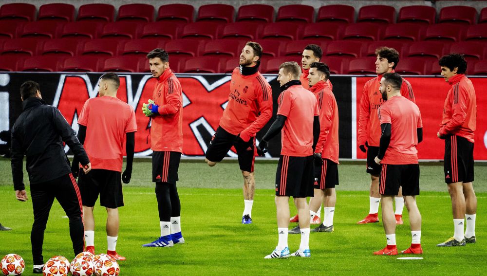 Los jugadores del Real Madrid se entrenan en Ajax